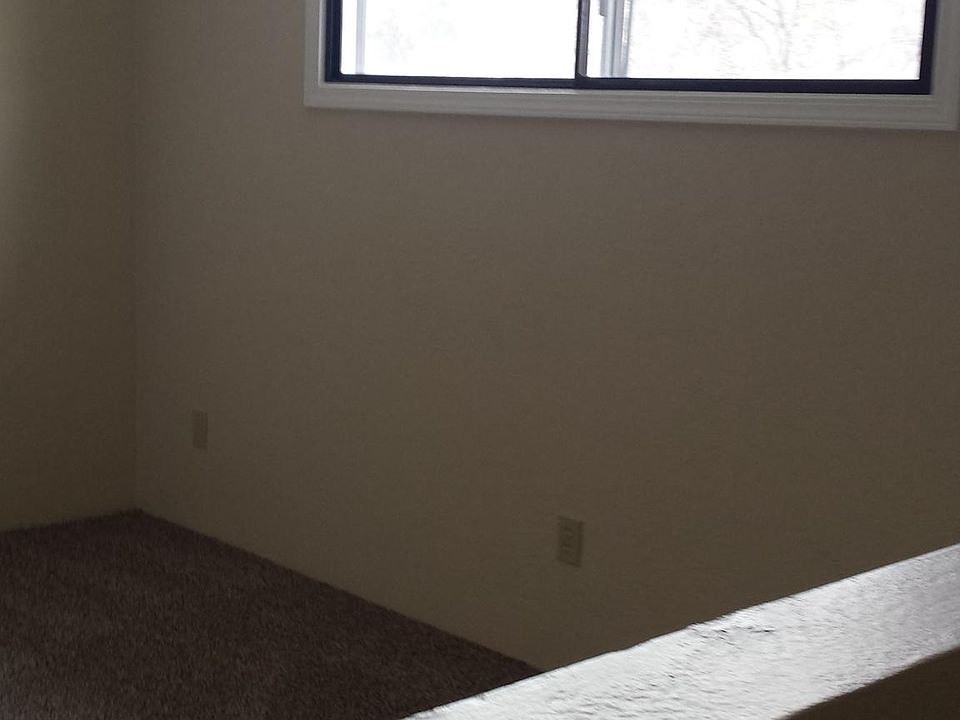2nd image of 2080 Siskiyou Blvd APT 16