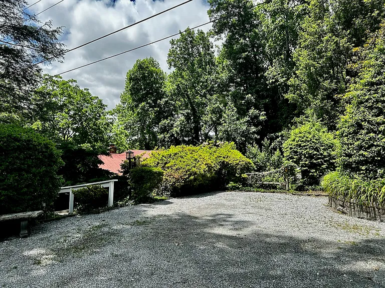 707 Maybank Dr — Photo 46