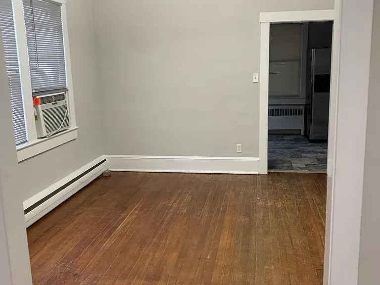 559 Hillman Dr — Photo 3