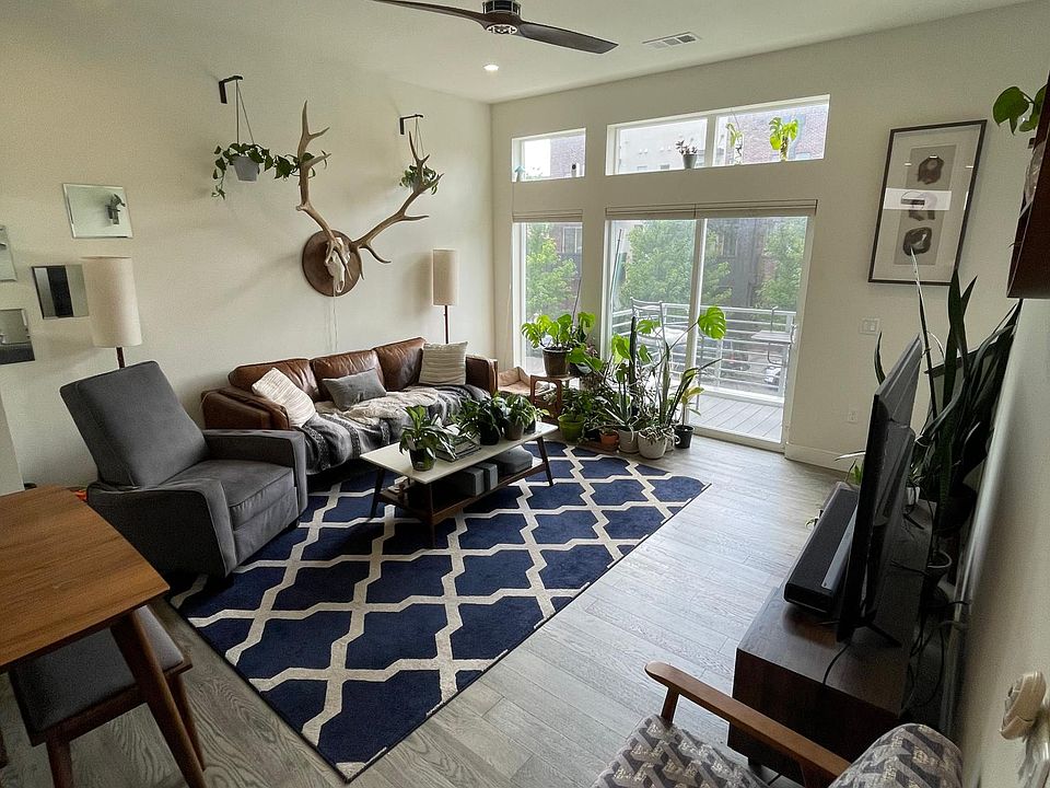 Living Room w/balcony - 1st floor