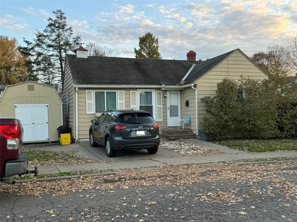 34 Clarendon St, Johnson City, NY 13790