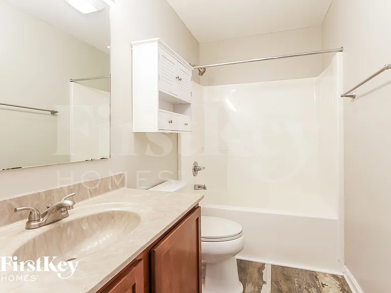 1526 Old Thicket Ct — Photo 17