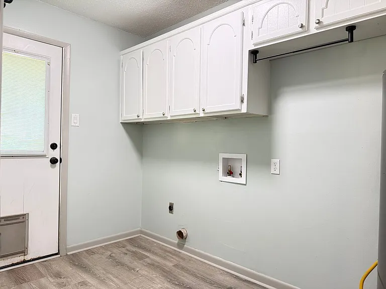 3604 Royal Oak Dr — Photo 11