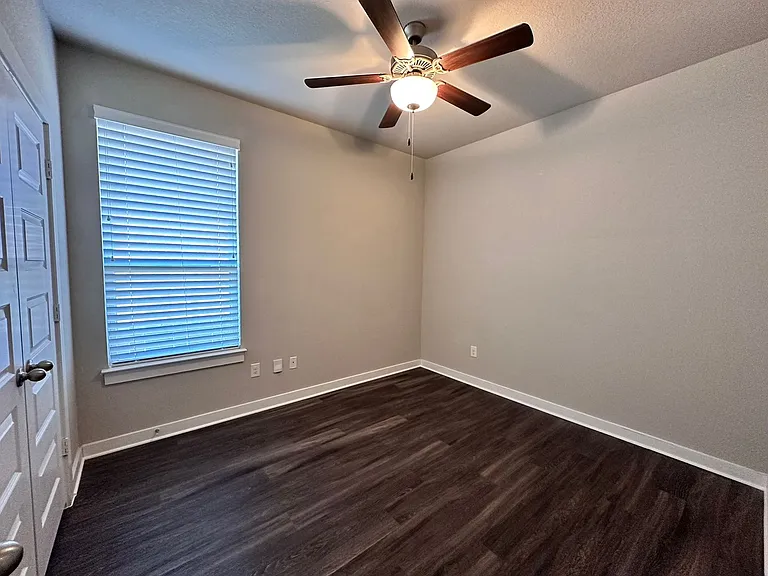 371 Creekside Curv — Photo 14