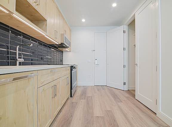 2nd image of 160 Clarkson Ave APT 2M