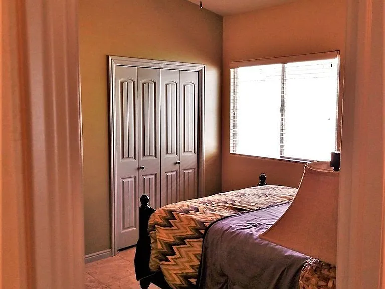 615 Coventry Ln — Photo 17