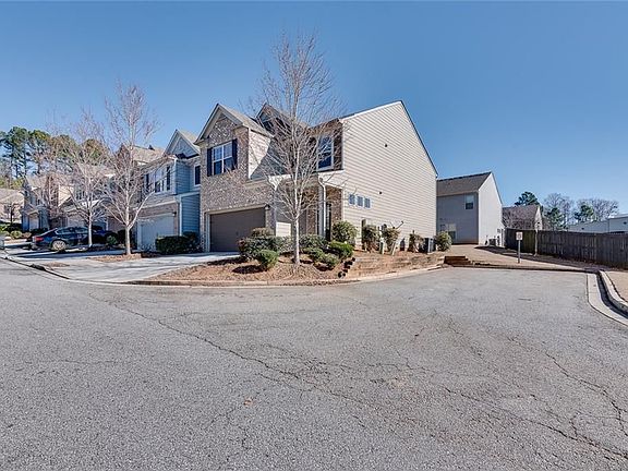 3rd image of 983 Haley Woods Ln