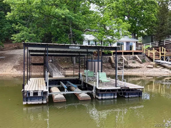 140 Carefree Point Dr, Sunrise Beach, MO 65079