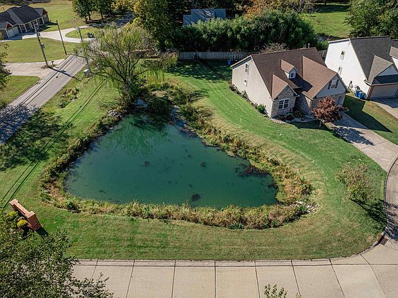 2nd image of 7920 Bayberry Dr