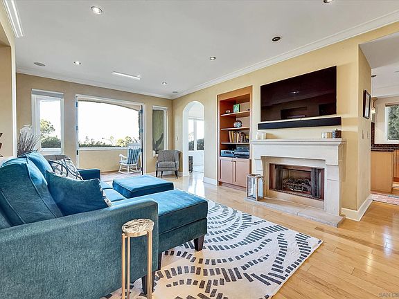 4th image of 1010 Genter St Unit 102