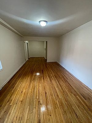 1st image of 140-21 Burden Cres #20