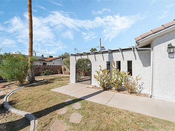 5th image of 4886 E Imperial Ave