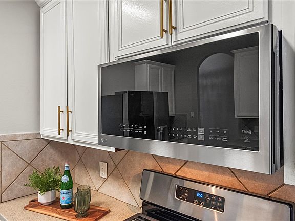 4th image of 2706 Argos Dr