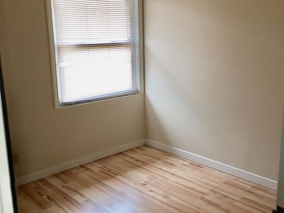 4th image of 92 Parkridge Dr