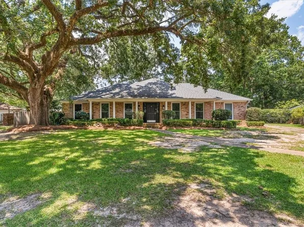 5724 Marquis Ct, Mobile, AL 36609
