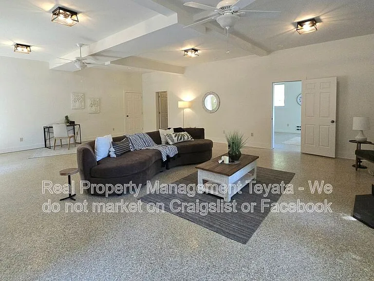5560 Hillard Rd — Photo 8