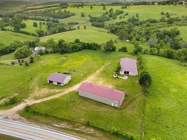379 E 14th Hwy, Lead Hill, AR 72644
