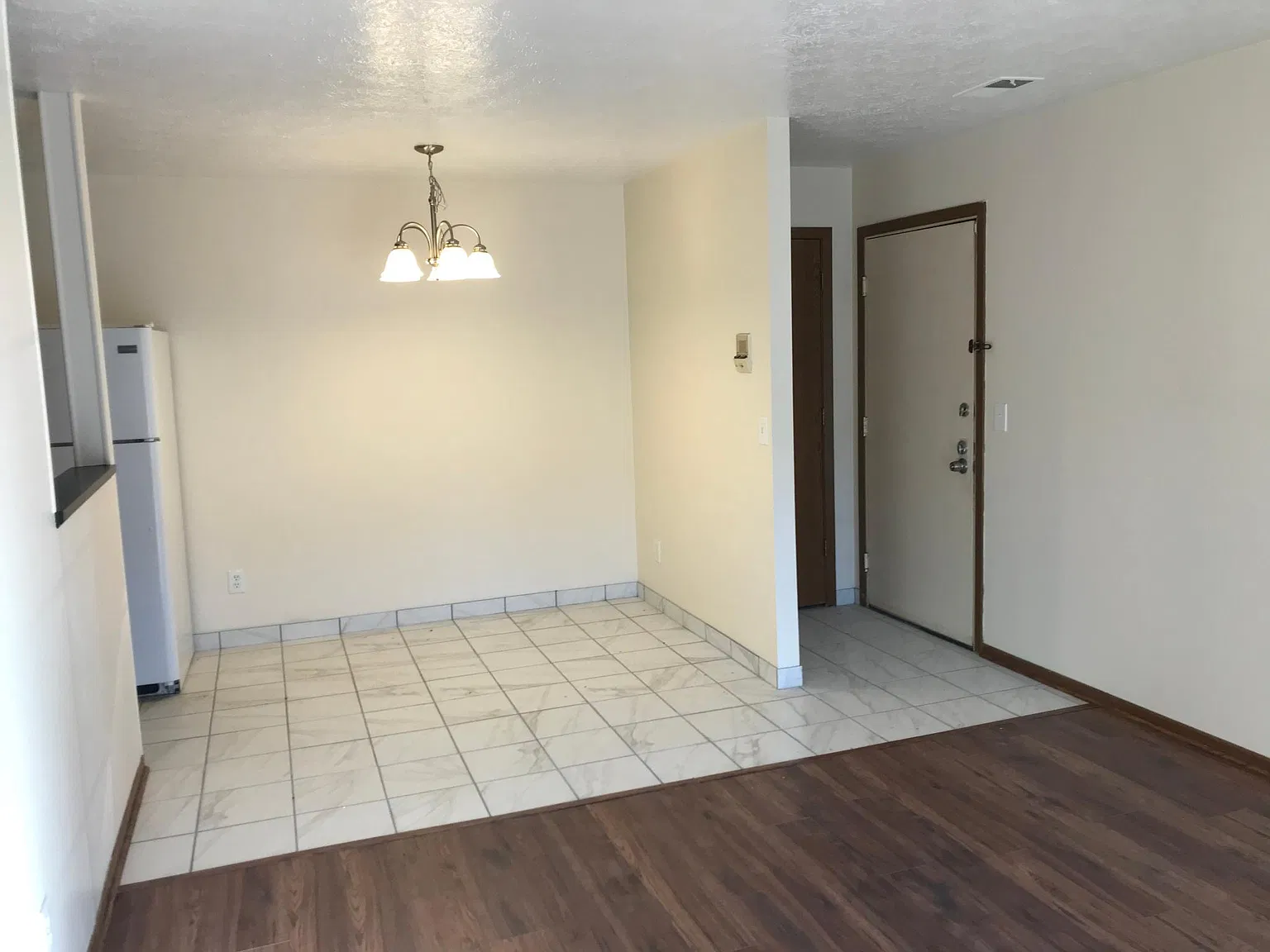 2902 Wardall Ave — Photo 4