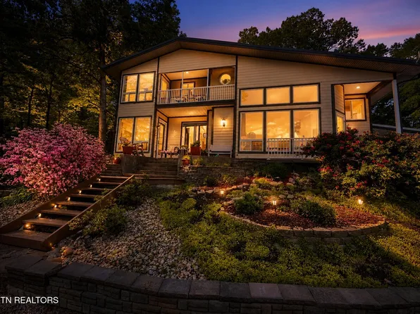 1910 Laramie Trl, Dandridge, TN 37725