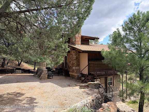 2nd image of 214 Rio Arriba Rd