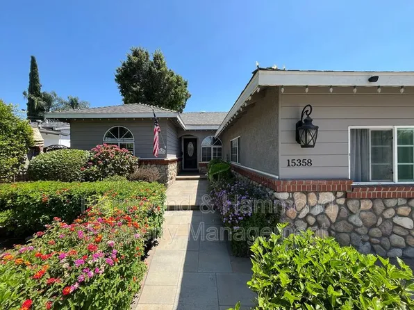 15358 Leadwell St, Van Nuys, CA 91406