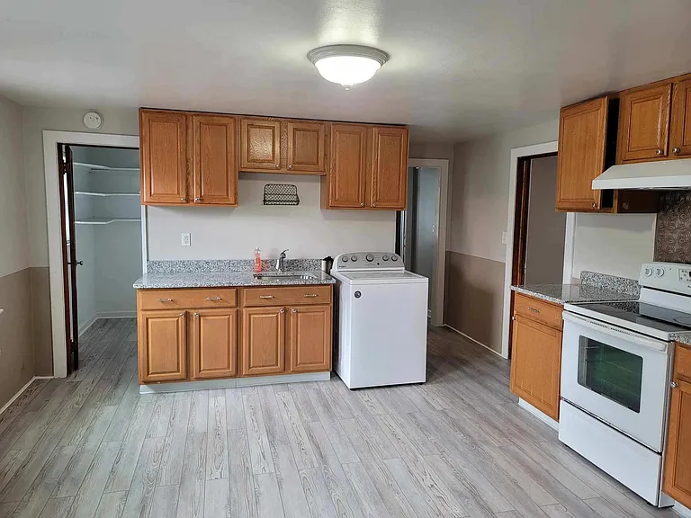 138 Biruta St #3 — Photo 15
