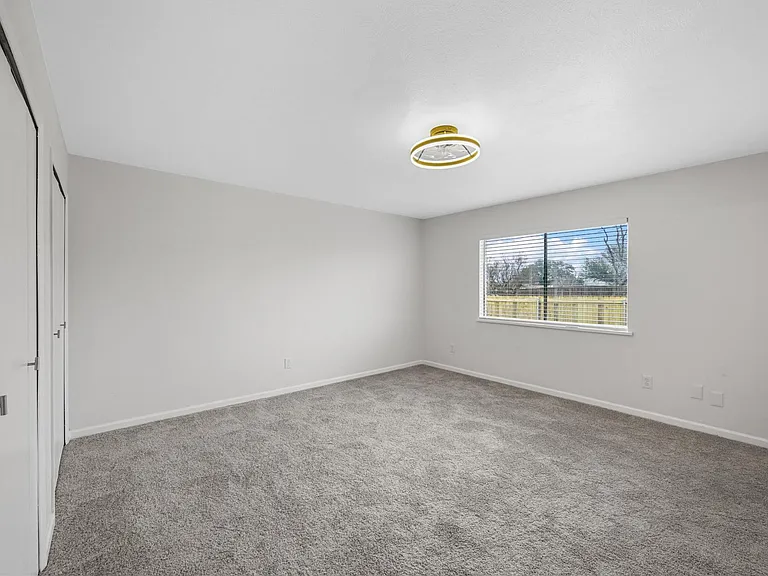 4940 Watkins Dr — Photo 17