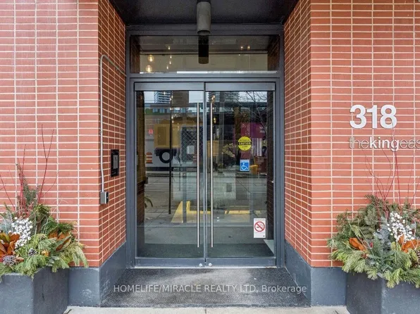 318 King St E #207, Toronto, ON M5A 0C1