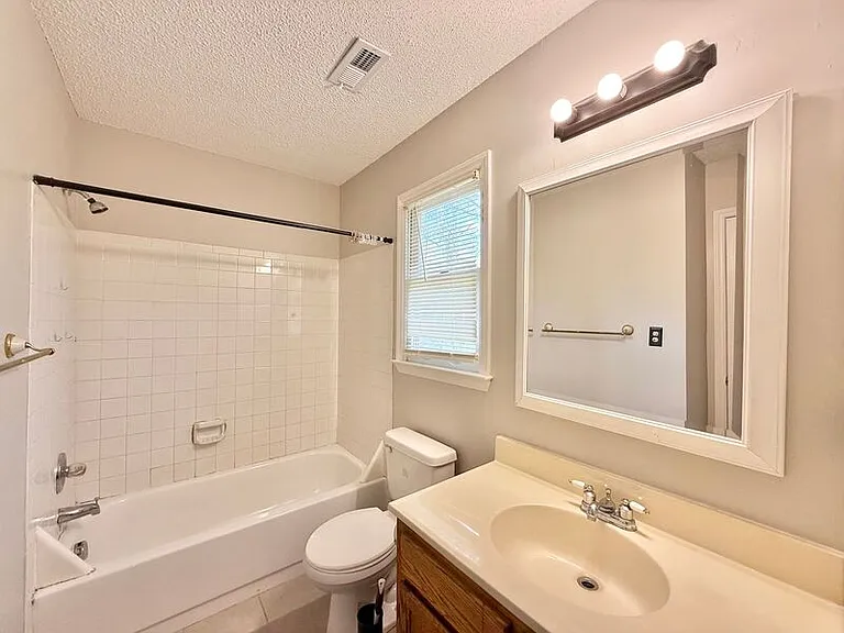 825 Rawls Dr — Photo 16