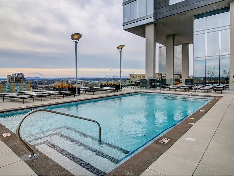 The Residences at OMNI Louisville — Photo 16