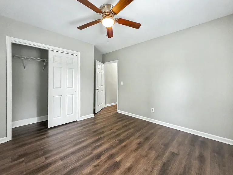 960 Sims St SW — Photo 22