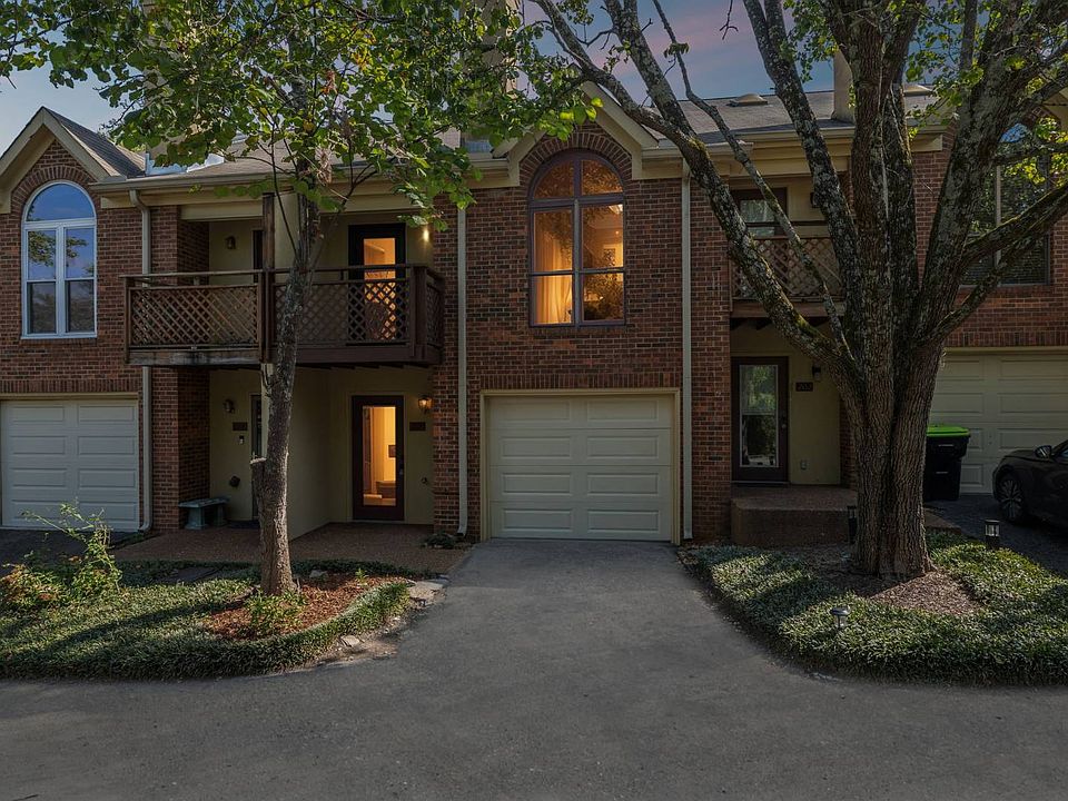 1st image of 204 Riverstone Ct
