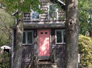 39 Pierce Ave, Jamestown, RI 02835