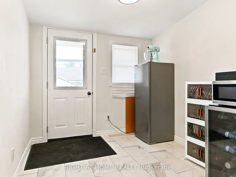 77 Lappin Ave #MAIN UPPER — Photo 17