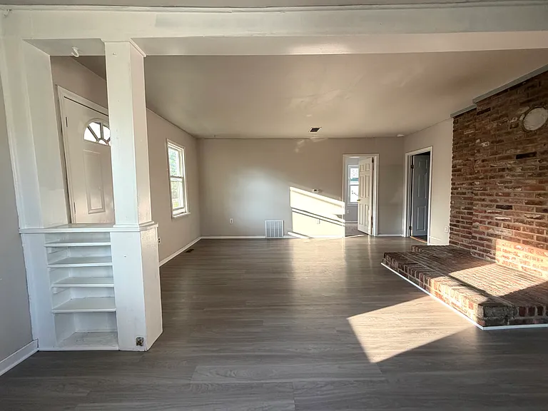 227 Beachwood Blvd — Photo 3