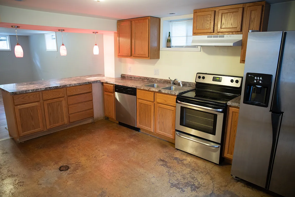 Building Photo - 803 N Park St #2