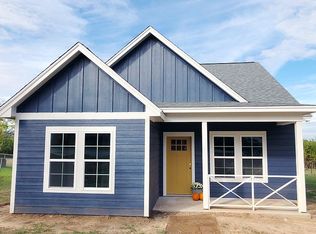 1703 13th St, Bridgeport, TX 76426