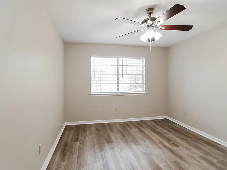 4765 Oakmont Ct — Photo 13