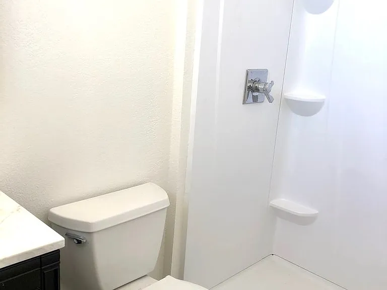 2715 Lillie Ave — Photo 22