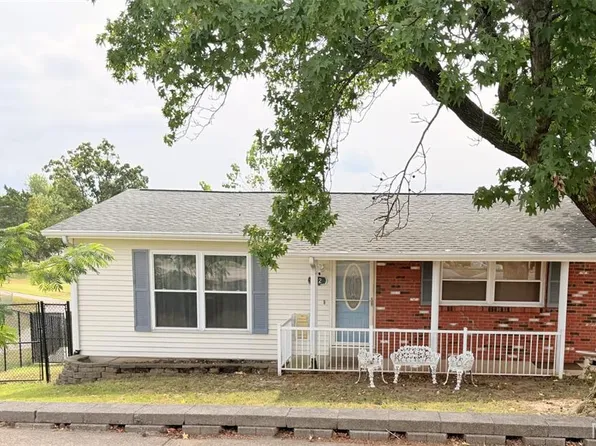 712 Lee Ave, Festus, MO 63028