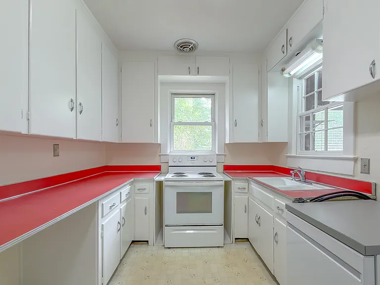 1230 Mitchell Ave — Photo 8