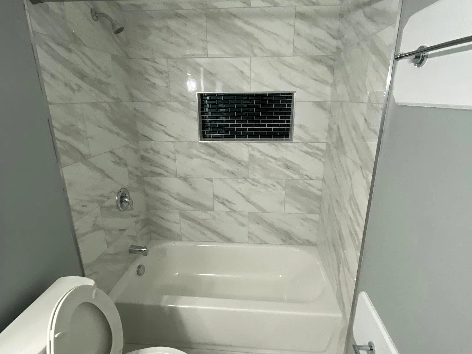 4 bed, 1178 sqft, $2,195 — Photo 2