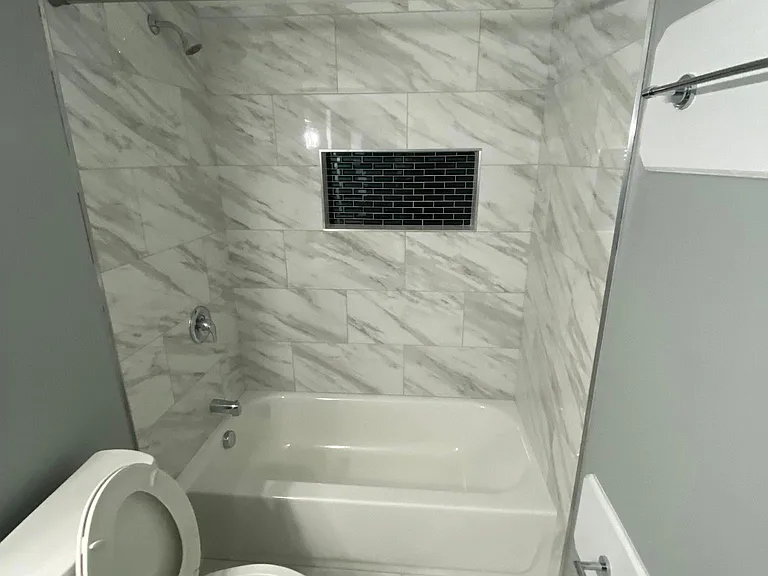 2711 Park Ave — Photo 2