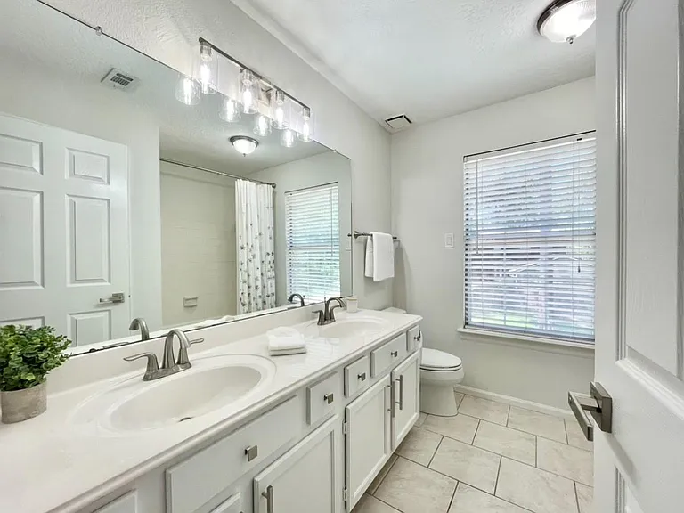 2 Twin Feather Pl — Photo 38