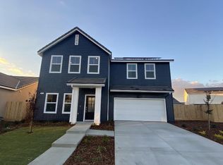 853 Blue Oak Ln W, Madera, CA 93636