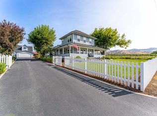 995 Suncrest Rd, Talent, OR 97540