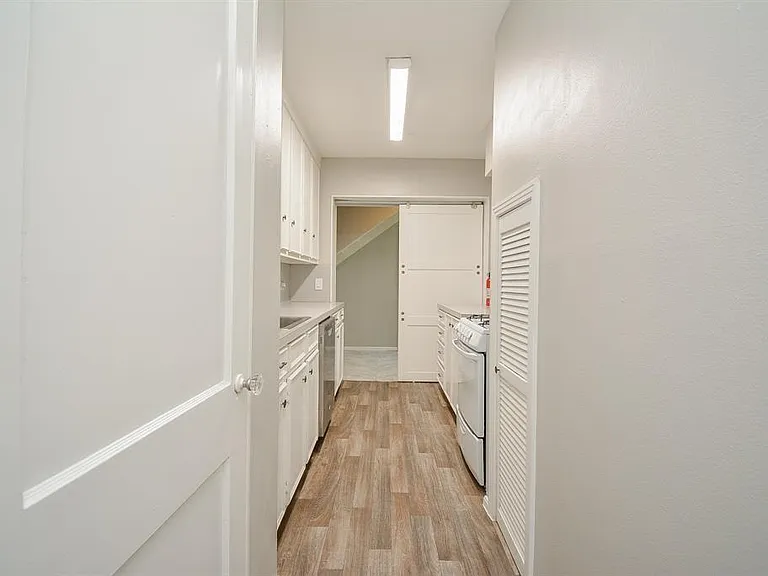 2718 Wroxton Rd #3 — Photo 18