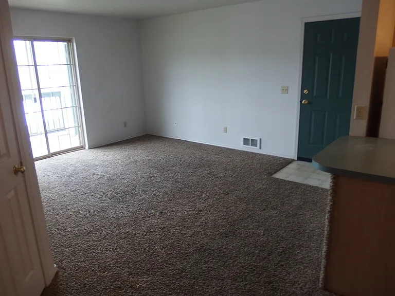 1443 Northwood Dr — Photo 6
