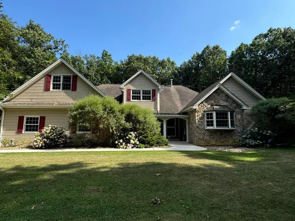 939 Burket Dr, Martinsburg, PA 16662