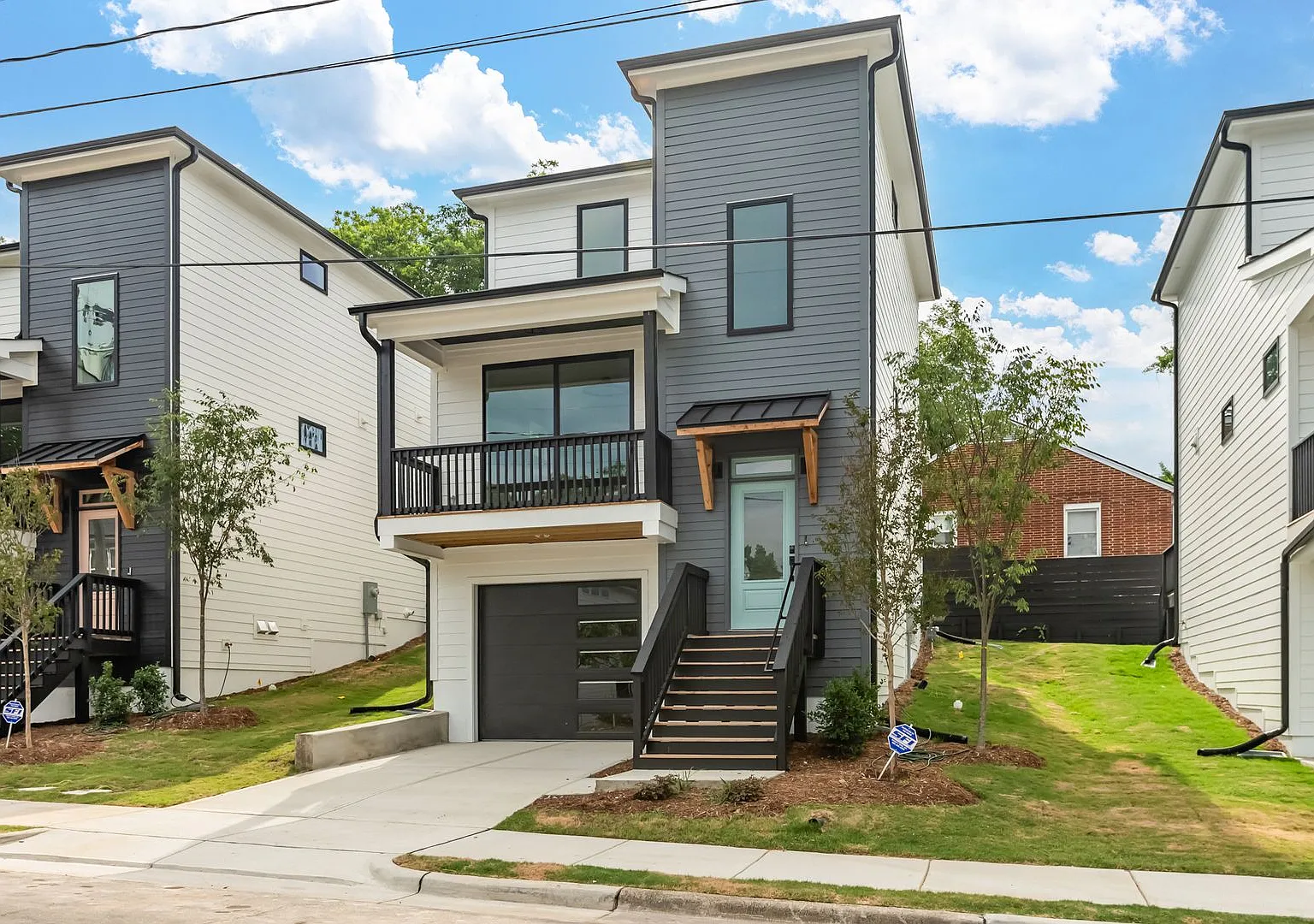 Contemporary 3-bedroom 2-bath in Durham — Photo 2